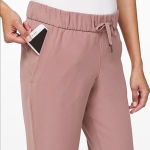 NWT on the fly lululemon